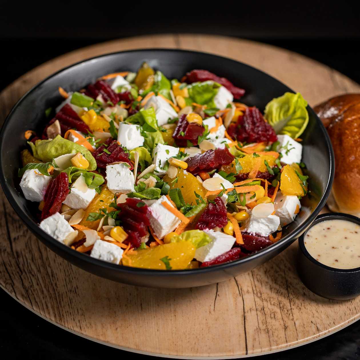 Salata de sfecla, danish white, portocale si migdale