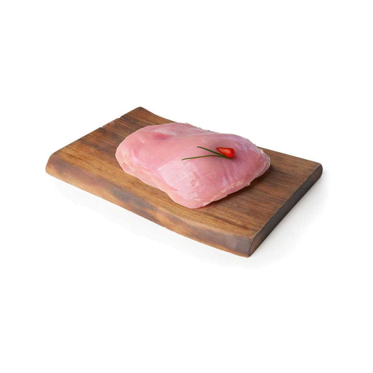 Chilled boneless and skinless turkey breast, 750g