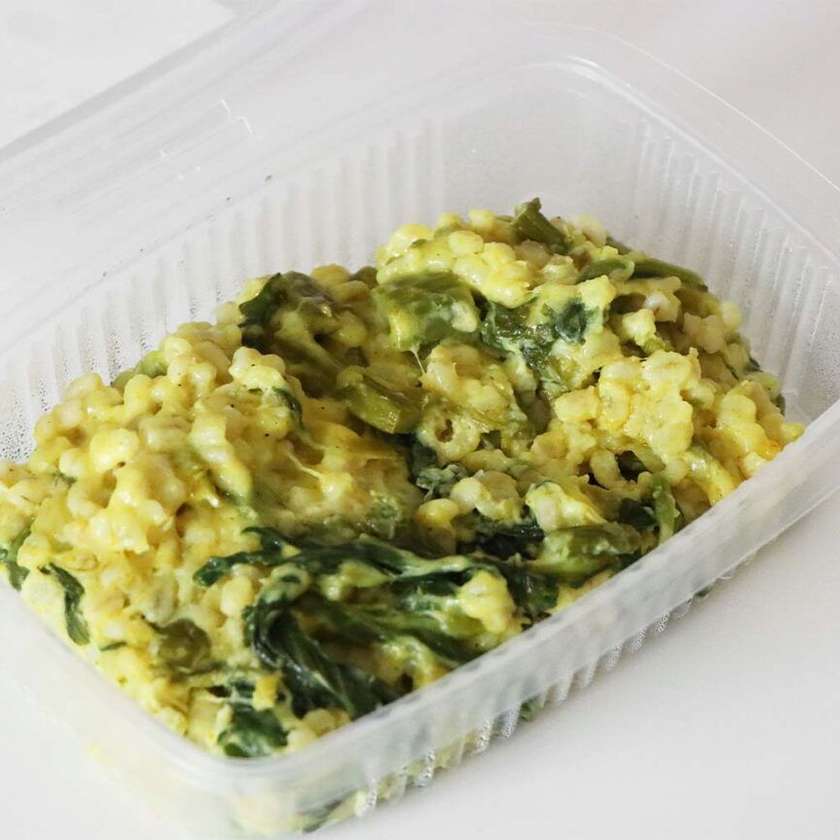 Risotto de cevadinha com nabiças e espargos (vegetariano)