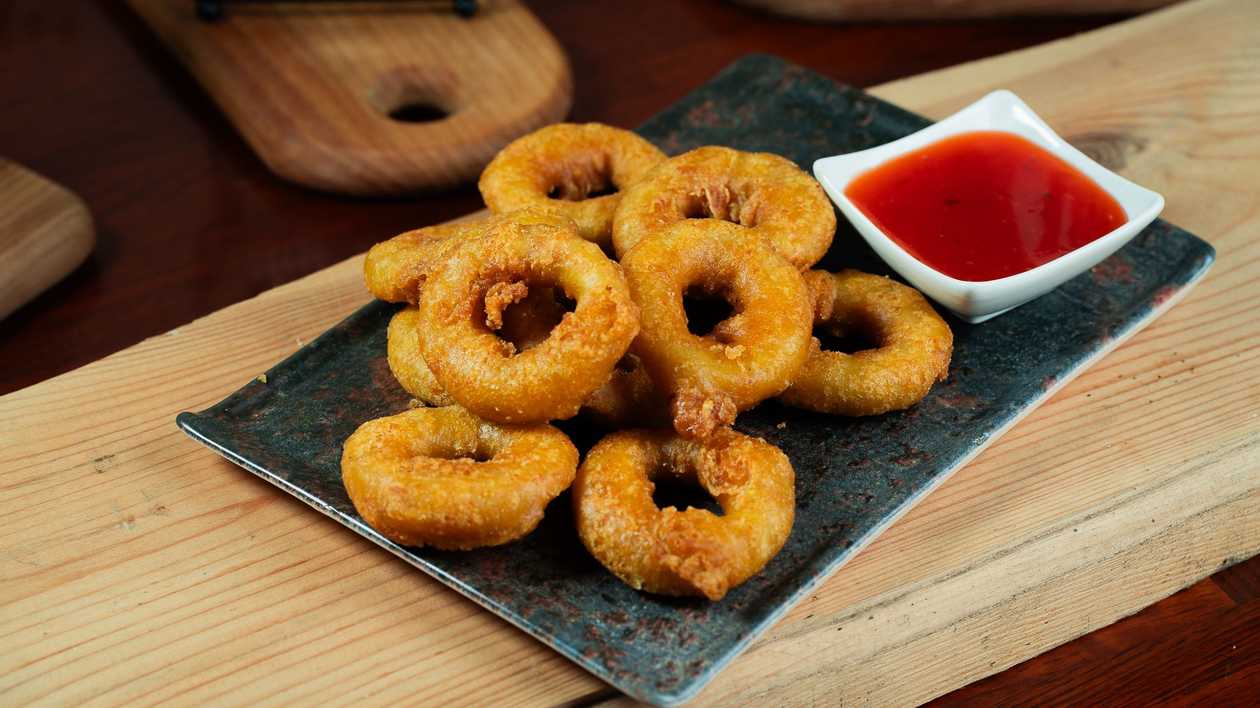 Squid rings with sweet chilli sauce 10 pcs.