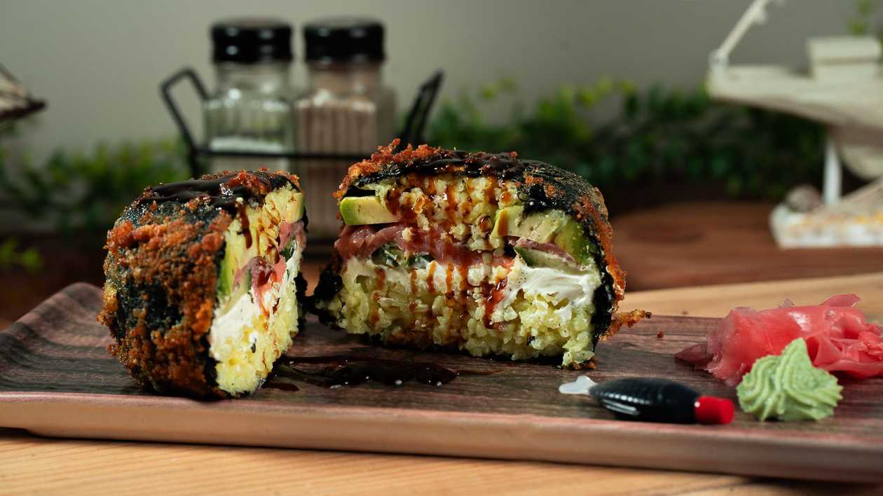 Sushi burger with shrimps