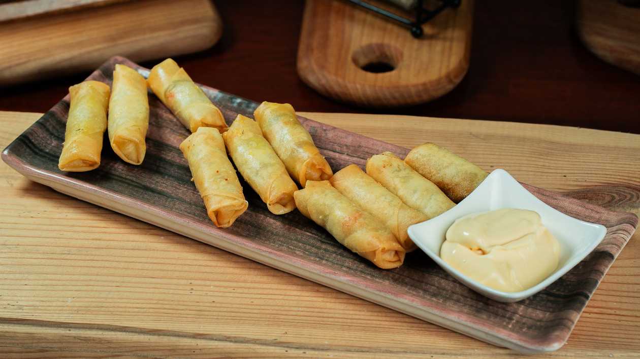 Spring rolls with sweet chilli sauce 10 pcs.
