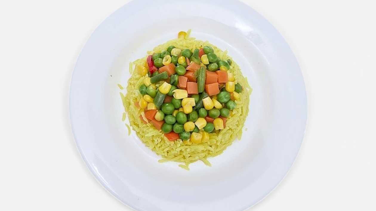 Yellow rice with vegetables