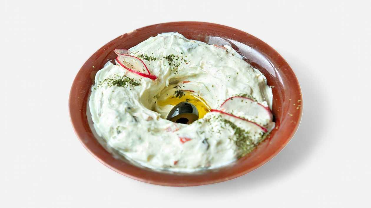 Labne with vegetables