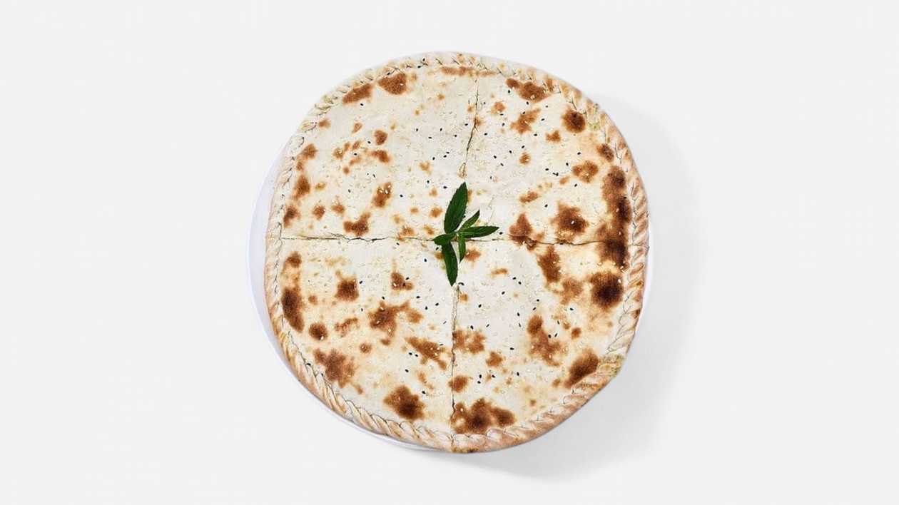 Calzzone karamna with cheese