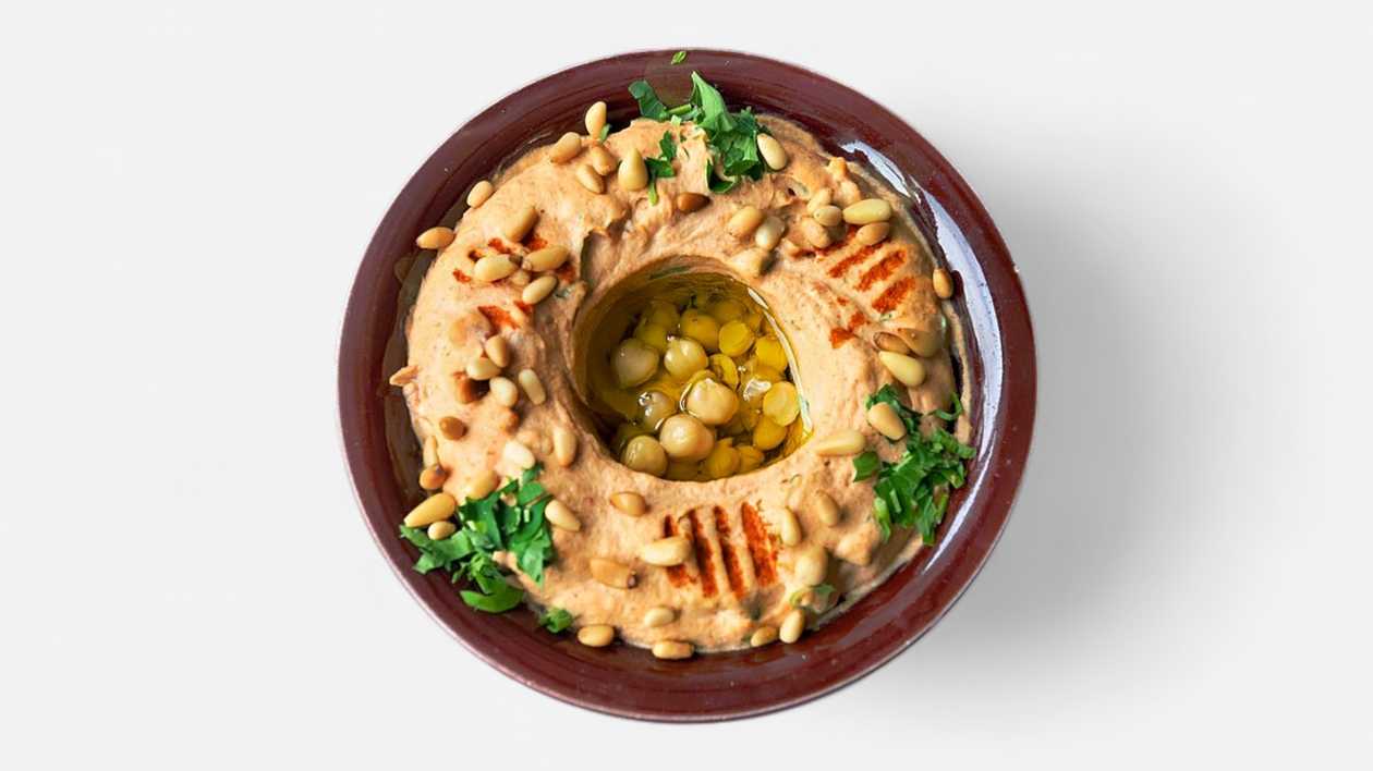 Beiruty Hommous with pine kernels