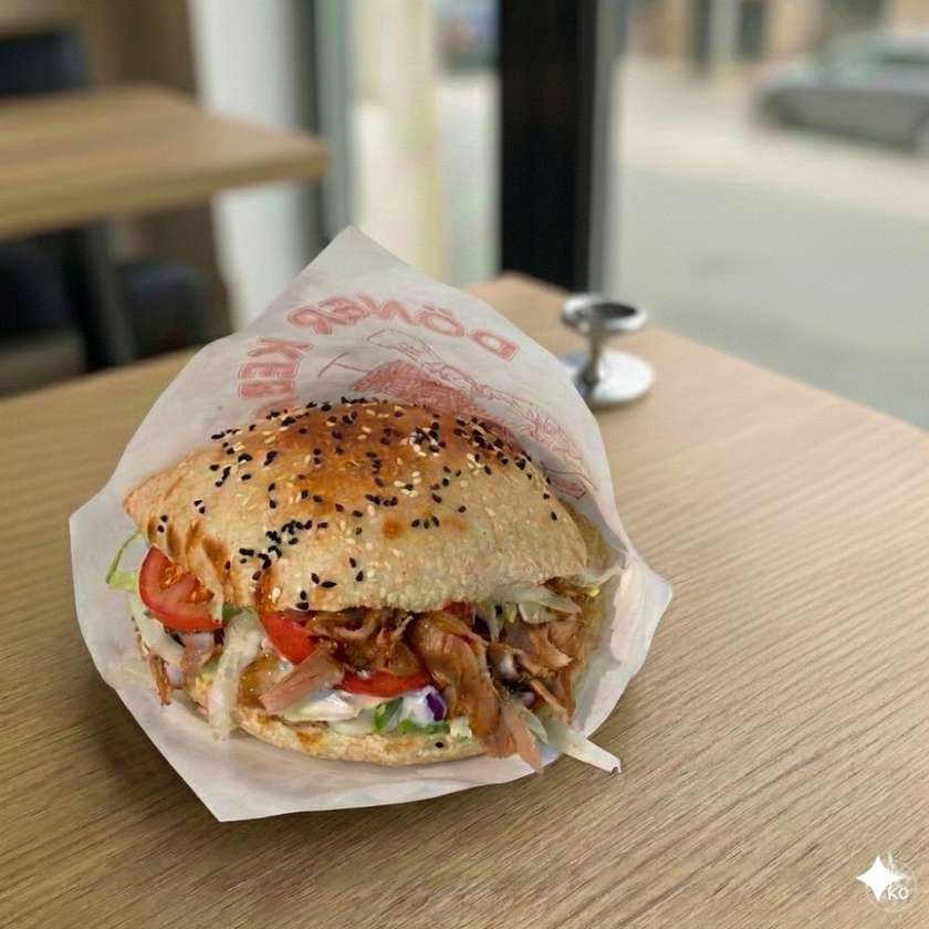 Kurací kebab v žemli XL