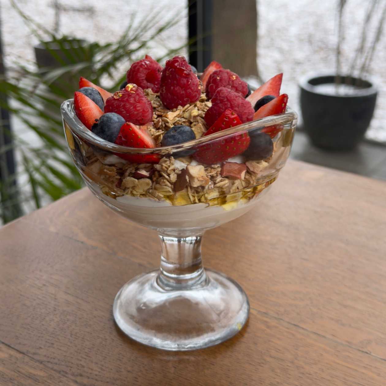 Homemade granola (fructe proaspete)