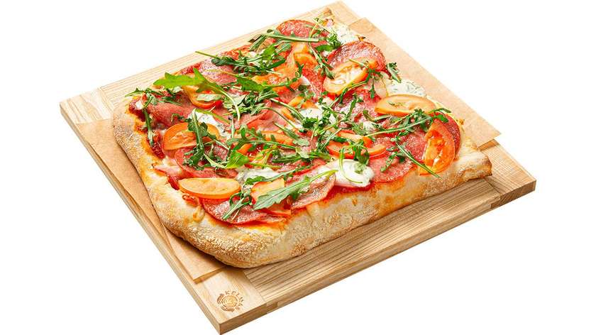 With salami and tomatoes (25 cm)