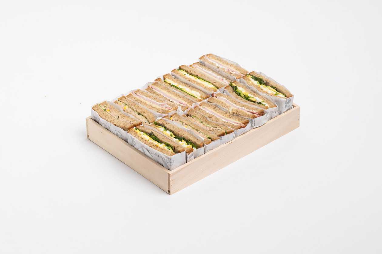Сэндвич в коробке, обычный