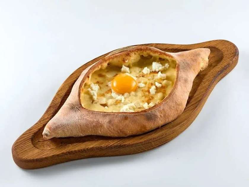 Adjarian Khachapuri "4 Cheeses"