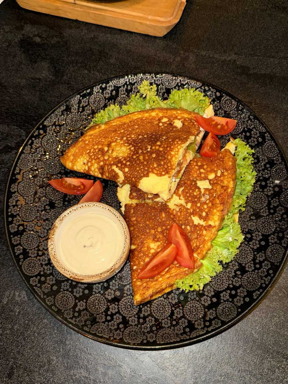 Омлет з лососем