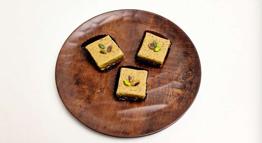 Pistachio Cake 0.90-0.100 gr / 3 pieces