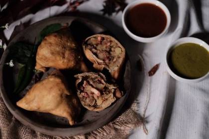 Chicken Samosa (2 Pcs)