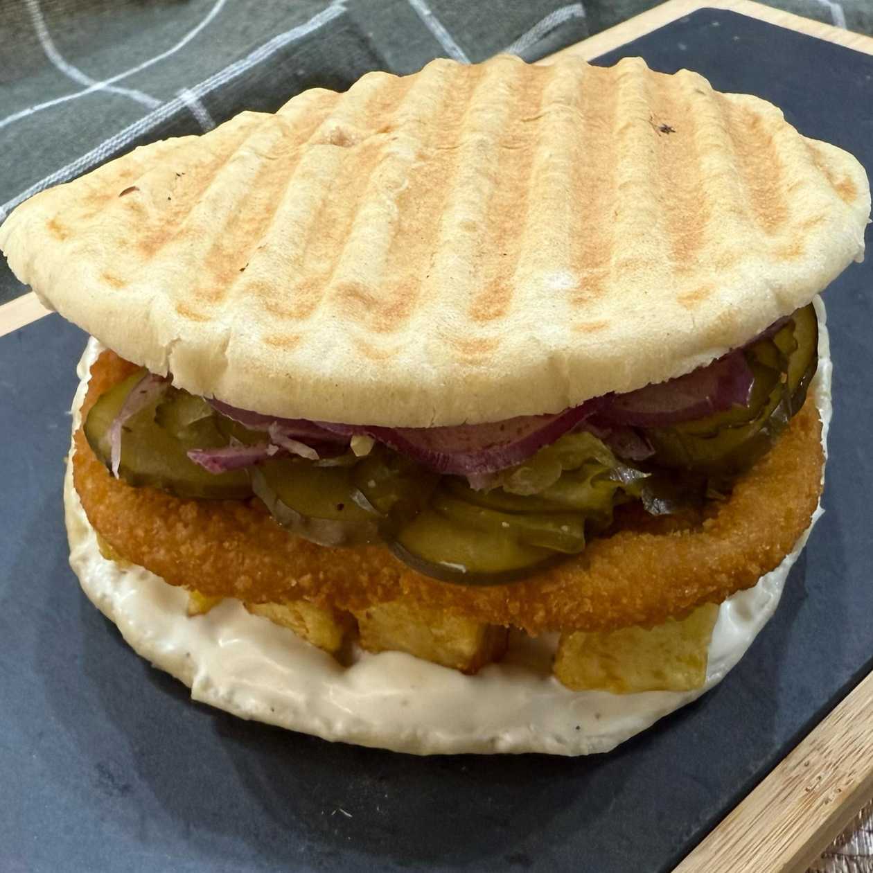 Pita turceasca cu șnițel de pui