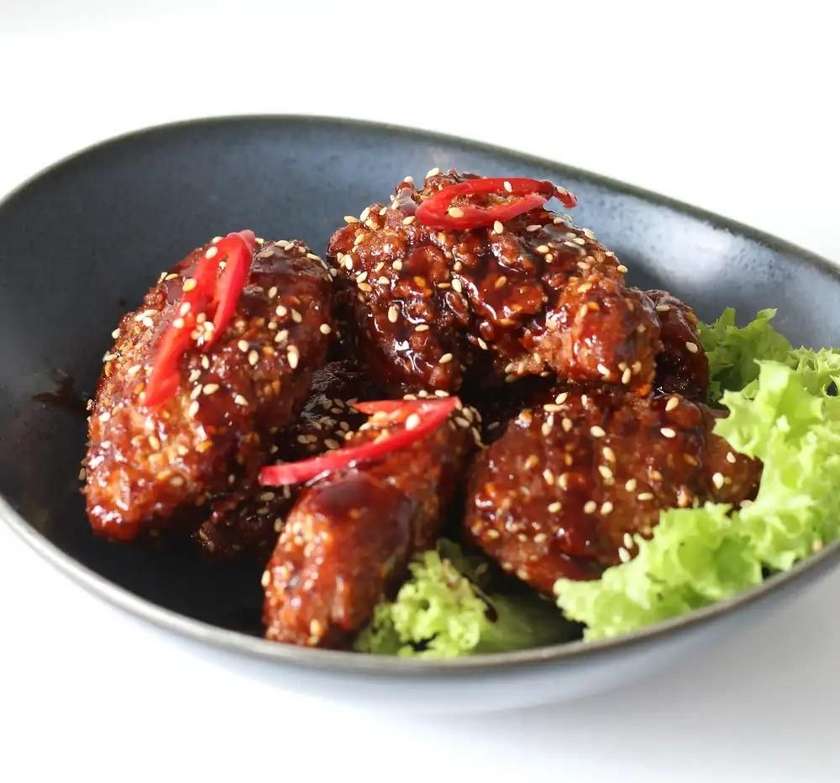 Skrzydełka BBQ 300g + Pieczone ziemniaki Delivery