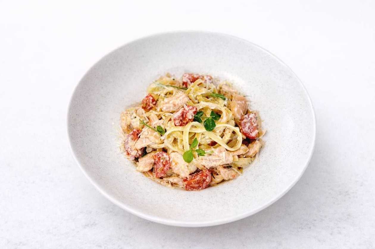 Pasta with Salmon and Mozzarella
