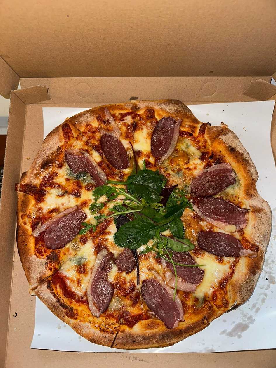 Quattro Formaggi cu piept de rață afumat