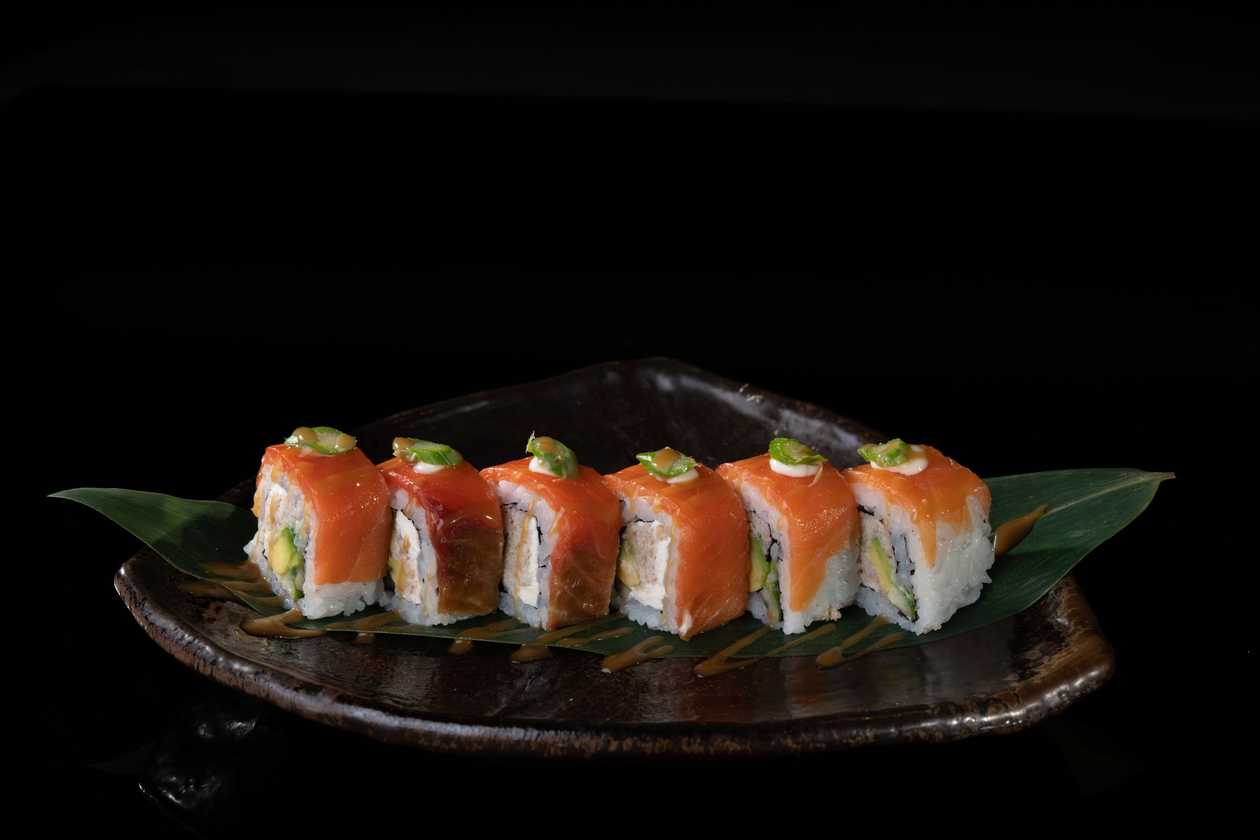 Special Καπνιστός Σολομός Αβοκάντο Roll 8 Τεμάχια