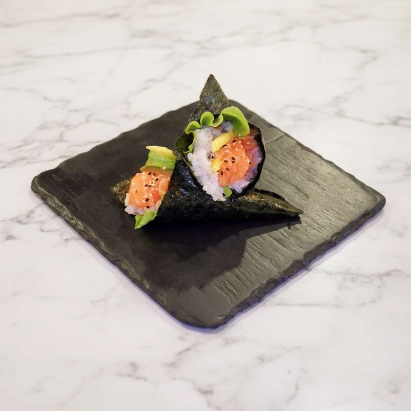 Salmon and Mango Temaki (2 pieces)