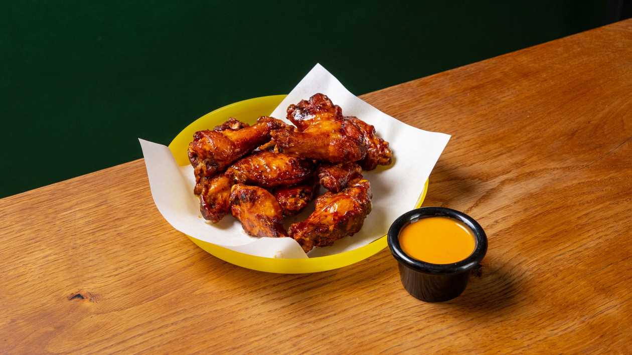 BUFFALO CHICKEN WINGS