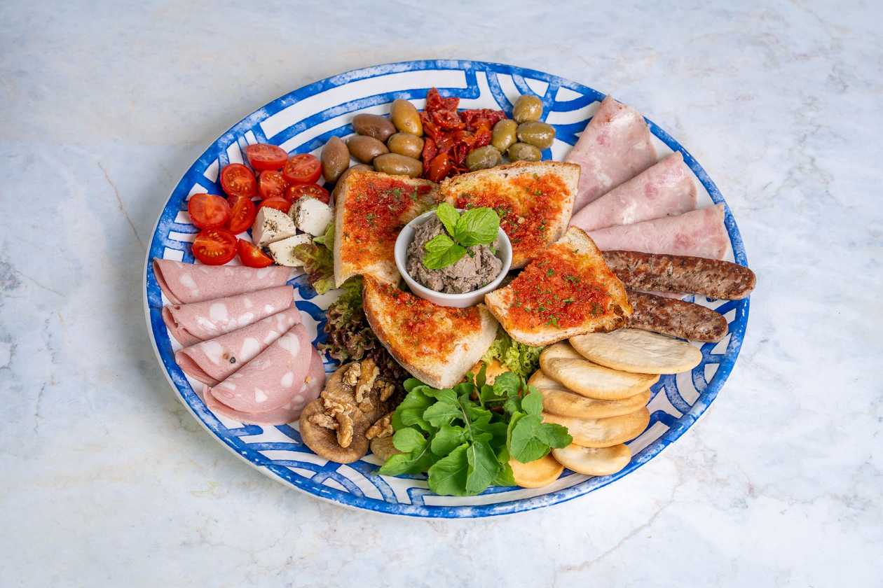 Tar-Raħli (Maltese Platter)