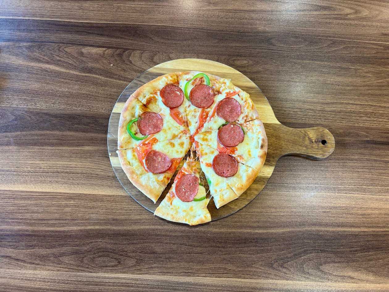 Pepperoni Pizza 33 cm