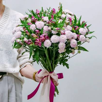 BLUSH & BLOOM Flower Bouquet