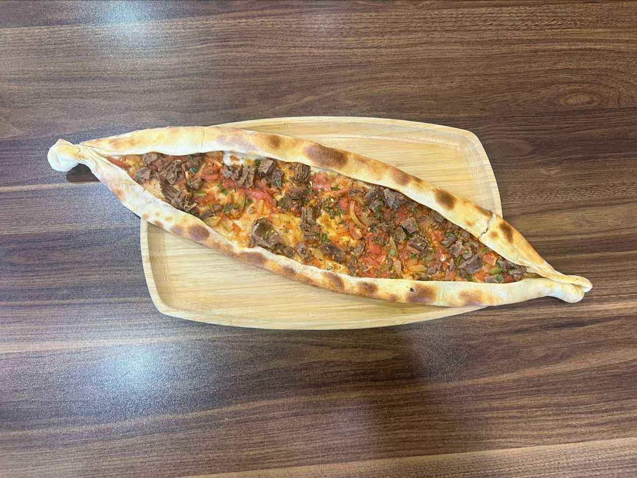 Diced Meat Pide