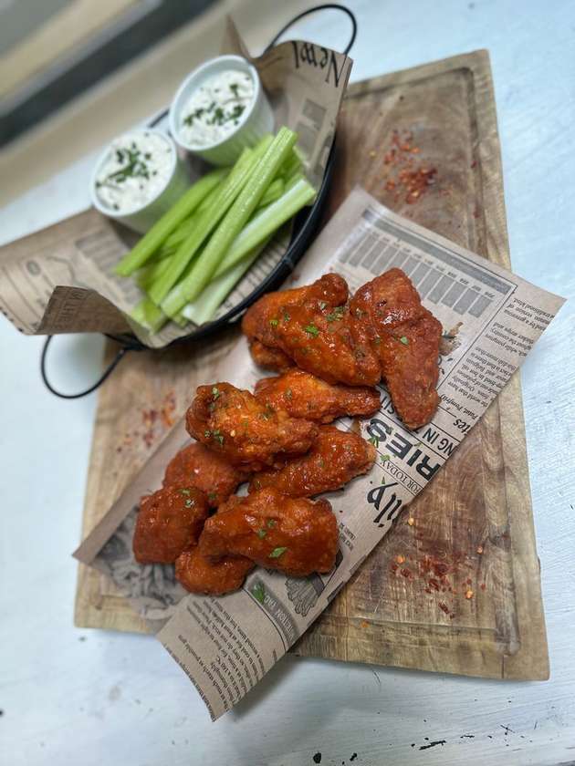 BUFFALO CHICKEN WINGS BOX