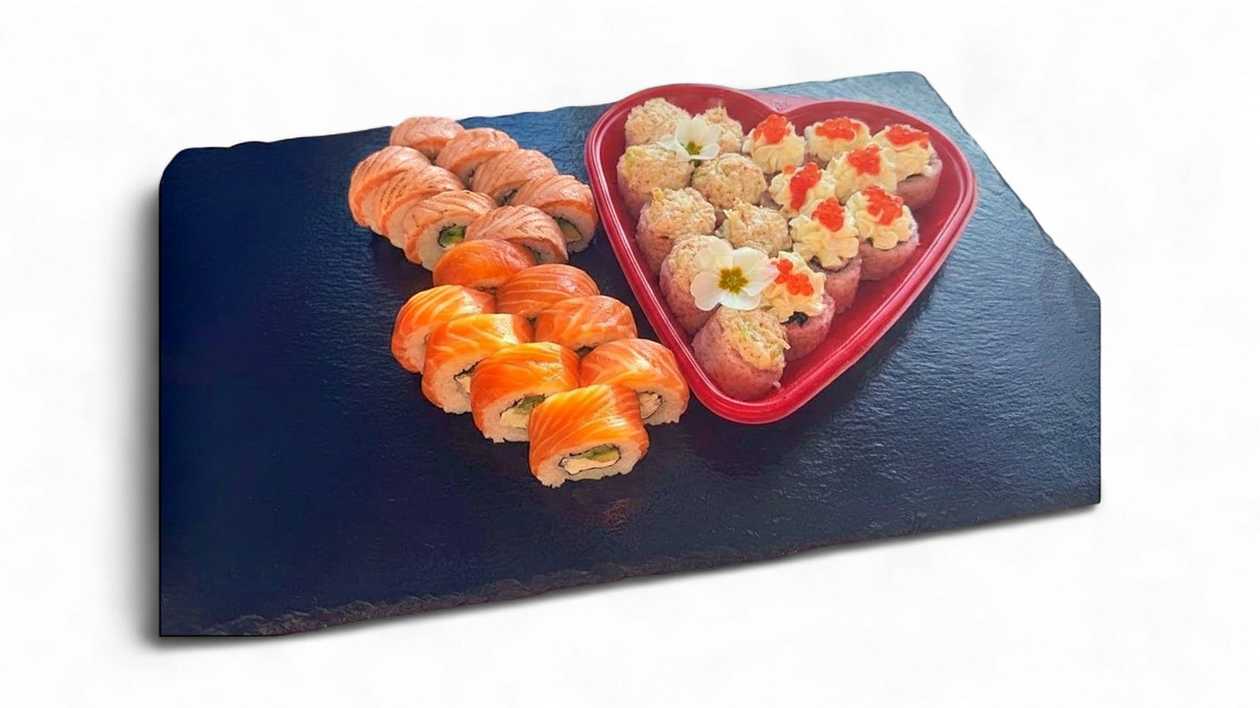 Premium Set with Caviar Romantic 4 (32 pieces)