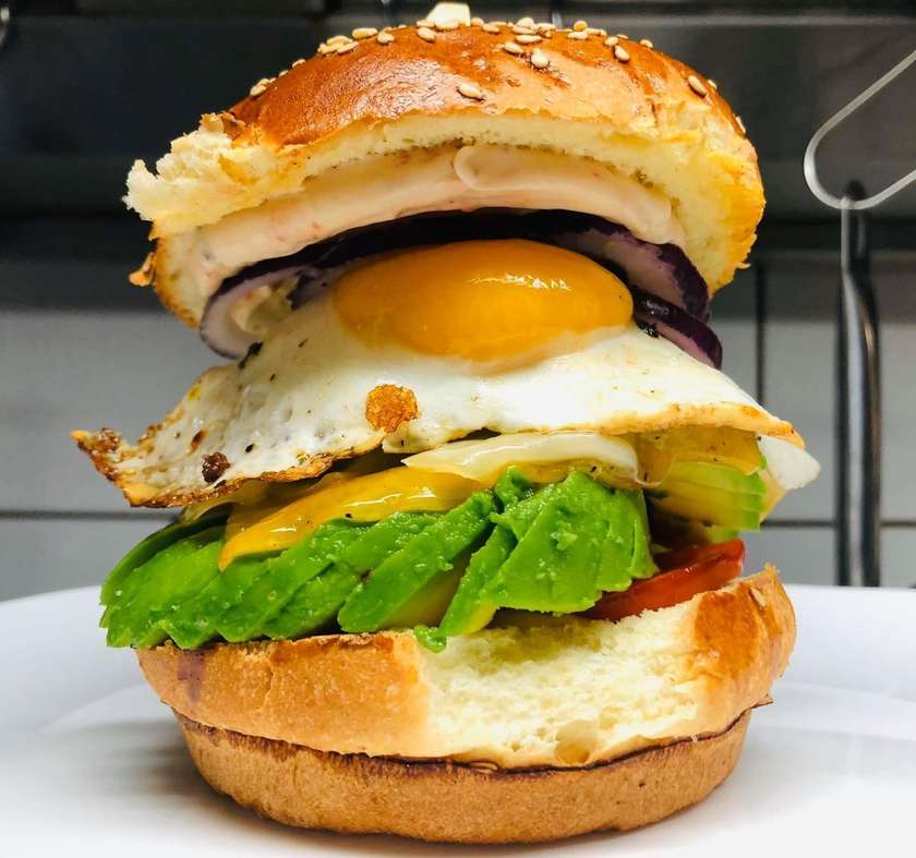 Avokádo cheese Burger MENU