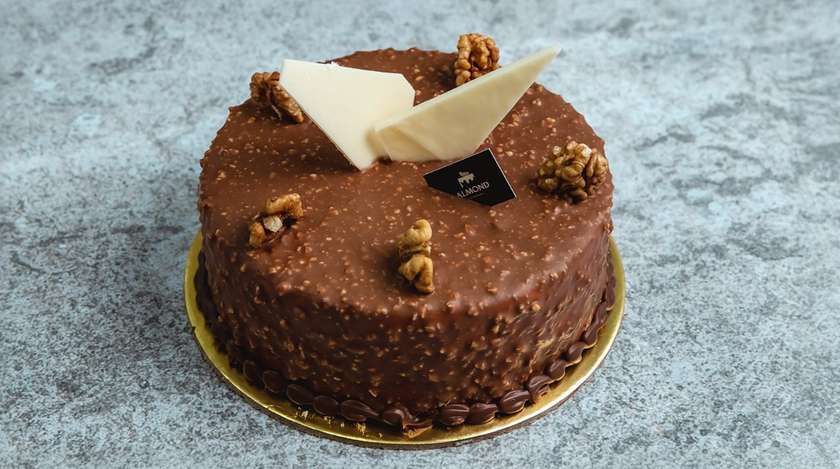 Magnum Chocolate Cake No. 3 (Serves 12-15)