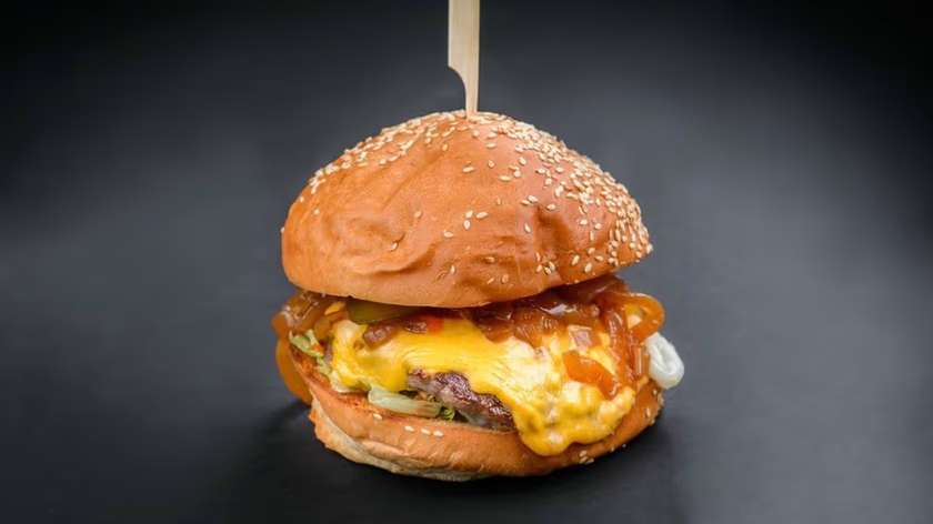 Beer BBQ burger + fries