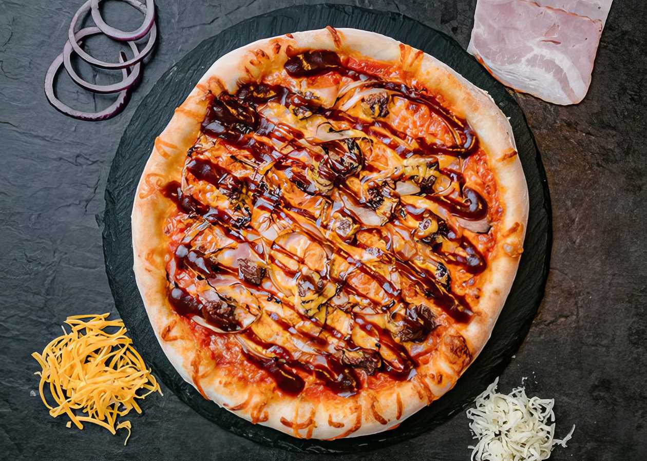 Malá Bacon Burger Pizza