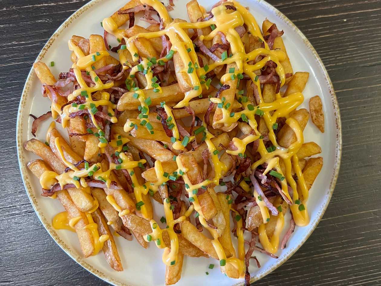 300g Fries with Cheddar Sauce and Crispy Bacon