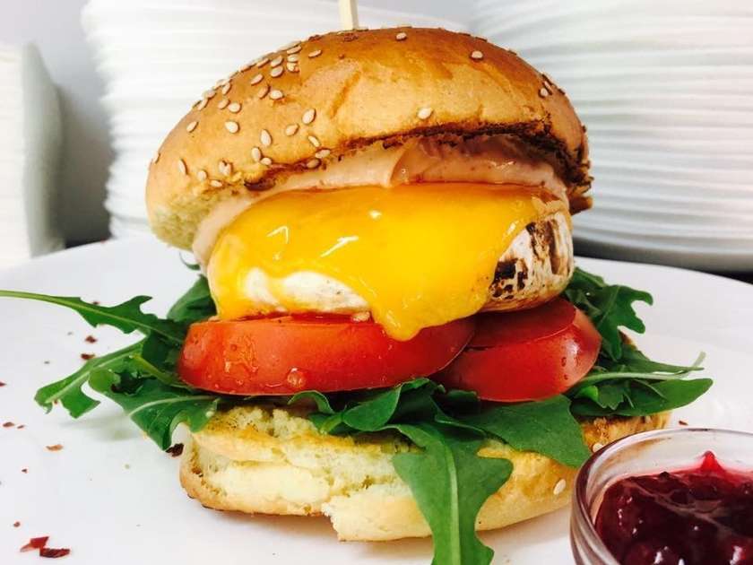 Halloumi Burger MENU