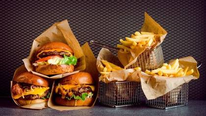 3 Burgeri + 3 Frī kartupeļi (Craft Bacon + Craft Onion + Craft Beef)