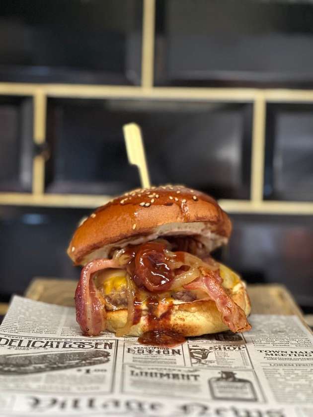 Cheese & Bacon Burger MENU