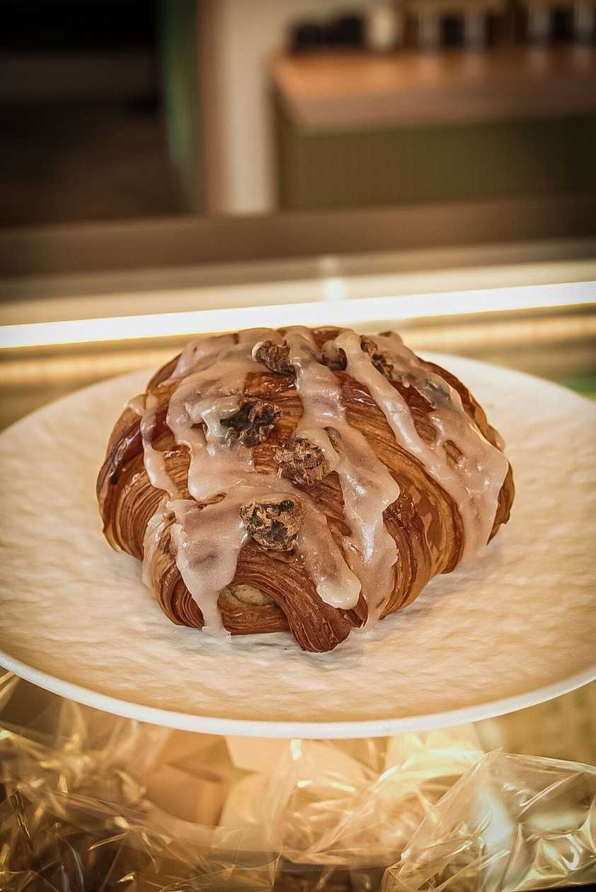 Croissant cu Nuci