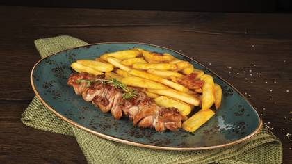 Chicken shashlik with fries