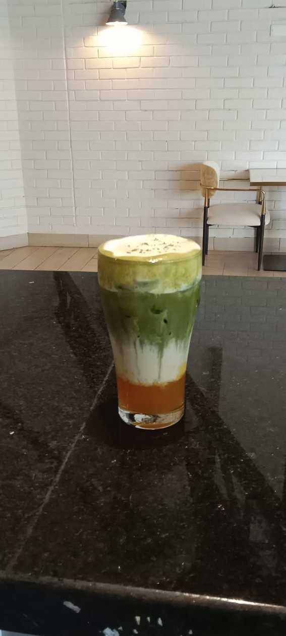 Mango matcha latte