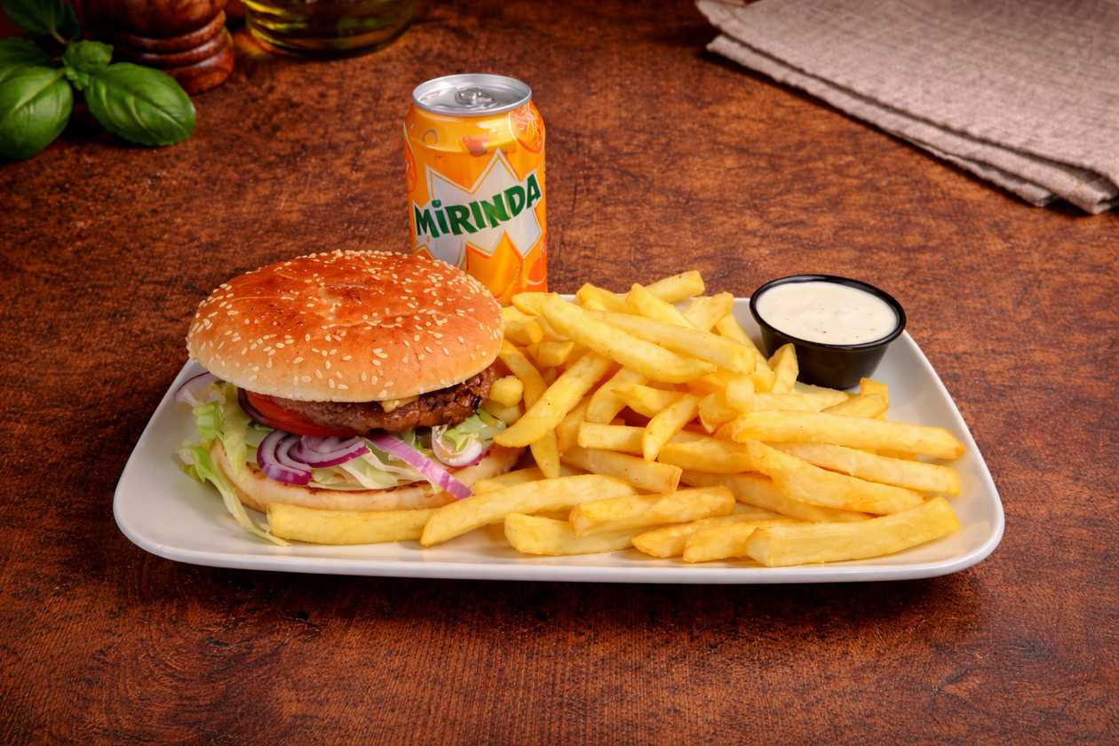 Burgeris su jautiena + bulvytės + gėrimas