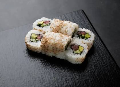 California sezam roll tuna