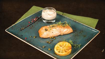 Grilled salmon steak with tartar sauce