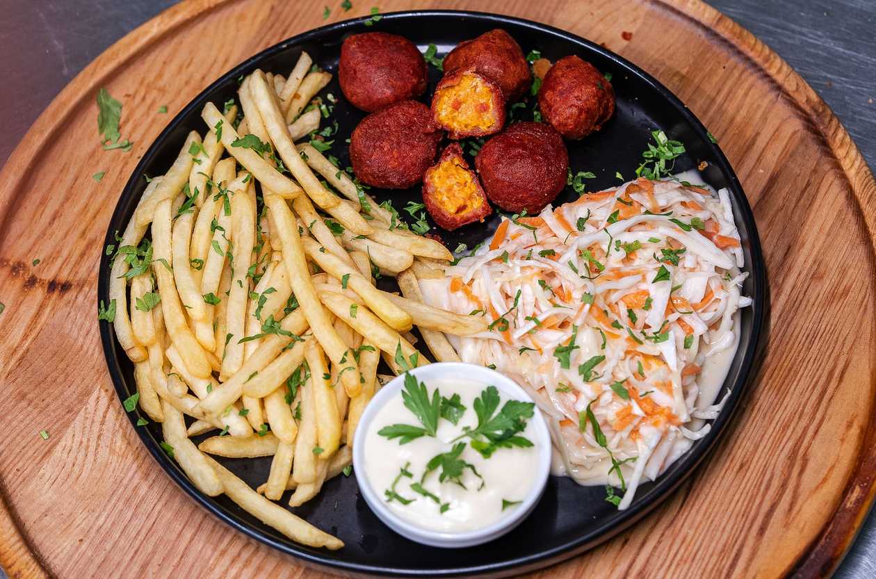 5 buc Bulete Branza  Spiculy Habanero+ Salata Coleslow si Cartofi Prajiti cu Maioneza Simpla