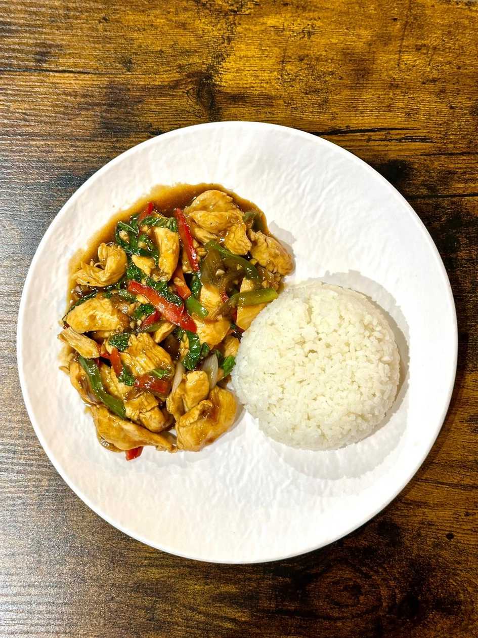 Holy basil with chicken