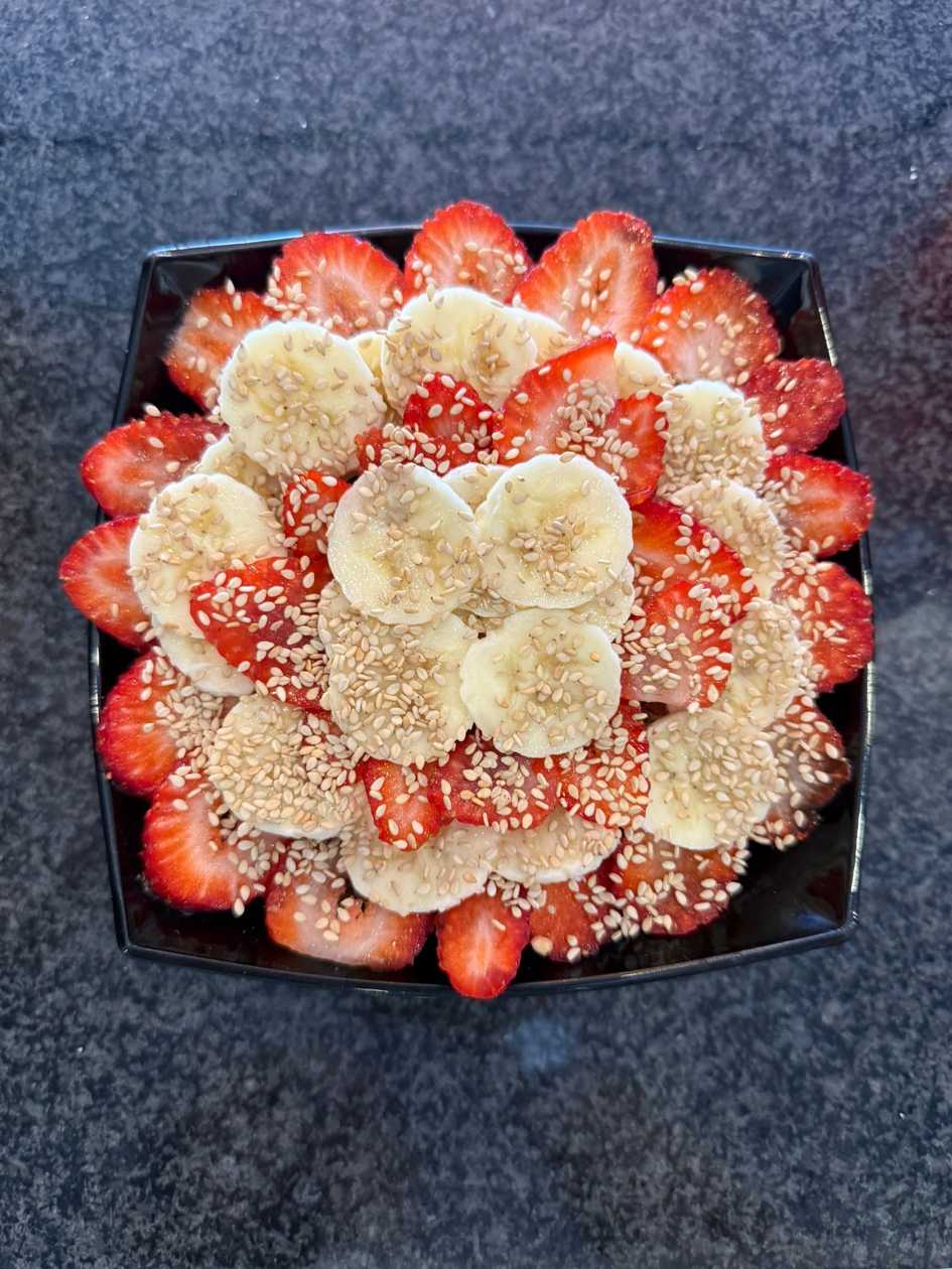 Iogurte Grego com Mix de Fruta (2), Sementes e Granola