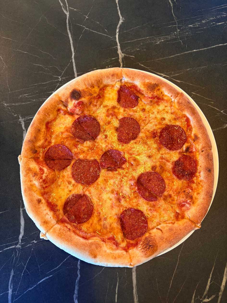 Salami Pizza