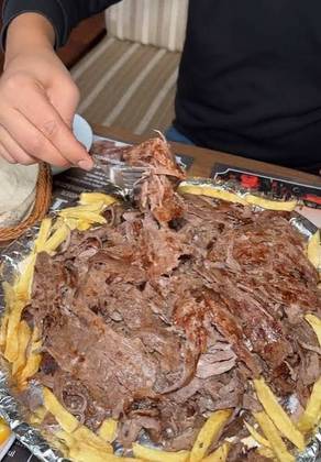 Portion and Doner with Special Sauce